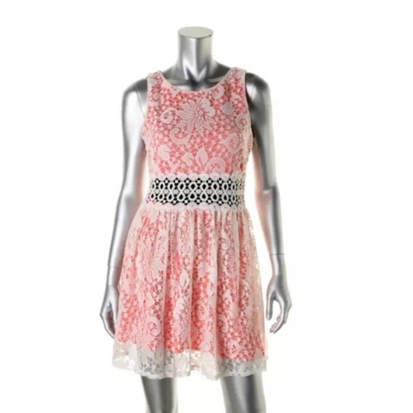 Socialite Dresses & Skirts - NWT*SOCIALITE Womens White Lace Sleeveless Dress
